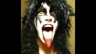 Kiss Tongue