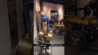 TEEN LIFTS 300KG DUMBBELL &ndash; GYM GOES SILENT! 😱💪