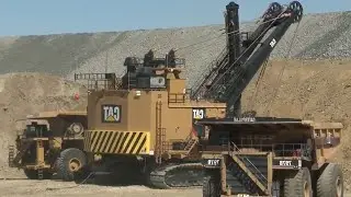 Cat 7495 REVERSE VIDEO LOADING 797B TRUCK CATERPILLAR EXTREME MACHINE TENET
