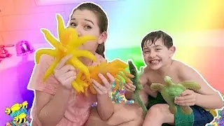 ORBEEZ BATH CHALLENGE WITH SEA CREATURE TOYS!