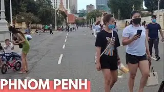 Phnom Penh 2021 walking tour in evening