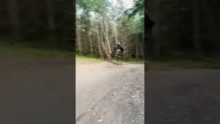 One of our favourite sights 👌 Josh Lowe going big in the welsh mountains 🏴󠁧󠁢󠁷󠁬󠁳󠁿 #mtb #downhill #dh