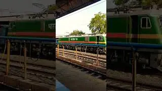 Red band #WAG9 HC electric #locomotive at Itarsi #indianrailways #shorts #railway