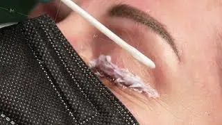 Microblading to wear anaesthetic tattooing interlash space, permanent make-up.