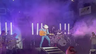 Cody Johnson - Honky Tonk Hardwood Floors (Live)