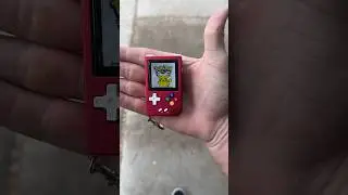 This gameboy is TINY 🤏 (handheld emulator)
