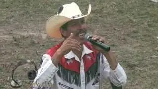Antonio Jordan en el Coliceo Municipal de Playa Grande, Ixcan, Quiche
