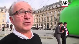 Art installation raises eyebrows in Paris
