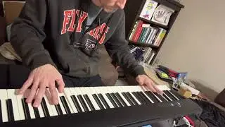 Small piano tutorial: The crazy three-octave jump at the end of the Charlie Brown theme song
