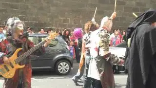 Rouen punk rock music dans la rue de la r&eacute;publique