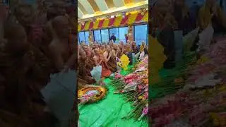 পরম পূজ্য বনভান্তের শুভ জন্মদিন উপলক্ষে ভিক্ষুসংঘ সহ দায়ক দায়িকা উপস্থিতিতে শ্রদ্ধা নিবেদন করতেছে