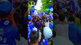 Bobotoh mengawal bus Persib samping ke stadion💙💪🏻