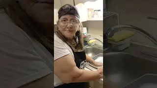 Процесс консервирования по-бабушкински V 2 из 3 #тренд #шортынаyoutube #длявас #любовь #видео #ви...
