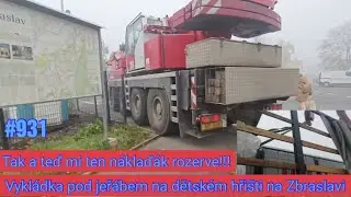#931, vykl&aacute;dka pod jeř&aacute;bem na dětsk&eacute;m hři&scaron;ti na Zbraslavi! Tak a teď mi to auto rozp&aacute;r&aacute;!