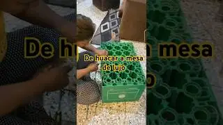 Mesa de cristal lujosa con dos guacales