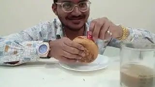 2 cheese burger 1samosa 1 smoothie