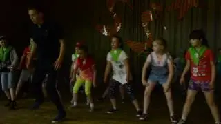 Занятие по хип-хопу в  