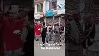 Nepali Typical Dance &  Instrument . Baile t&iacute;pico de Nepal y instrumento 🎻 #shortvideo #v&iacute;deoviral