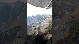 Old throwback video landing in Telluride CO during mountain training in a 182. Very neat approach!