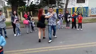 Baile en la calle cumbia cruzada