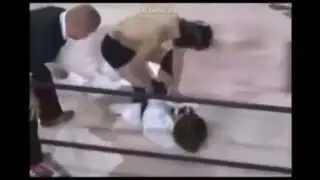 Karate Girl vs Chinese MMA : Real fight no rules - knockout