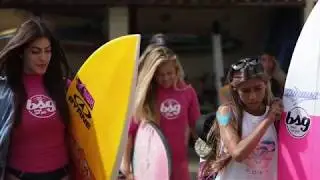 Rachel Polonio um dia de surf na BSG House.