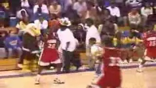 Robin Lopez Alley Oop Toss to Brook Lopez From Quincy Pondexter