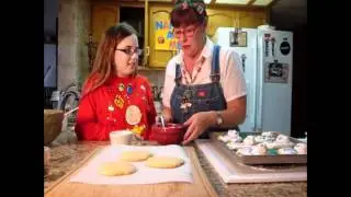 MELTING SNOWMAN COOKIE VIDEO - NANNY B & ME.wmv