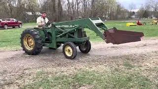 John Deere 420U w/ Loader