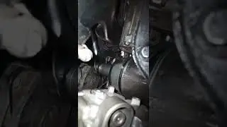 landRover freelander 2 oil filter removal location