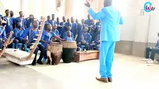 Adro ope mi ra mi sacedo ti ni by Binia choir at Aripea Vicariate level 