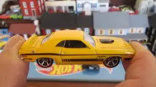 '71 Dodge Challenger Hot Wheels Toy Car Unboxing Review - HW Showroom 2013 Mattel Yellow Muscle 1971