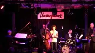 Maaike den Dunnen - ARRIVAL (LIVE)