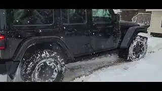 2022 Wrangler Rubicon 4xe In The Snow