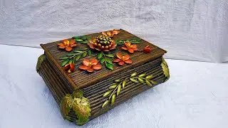 Из картона, коробки и старых газет сделала шкатулку