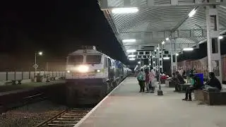 16573 Yesvantpur Puducherry Weekly Express arriving Hosur