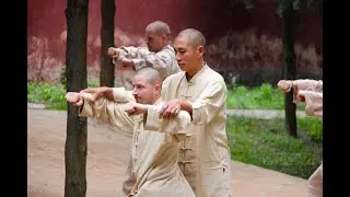 Shaolin Master Shi De Feng Teaching Students in China