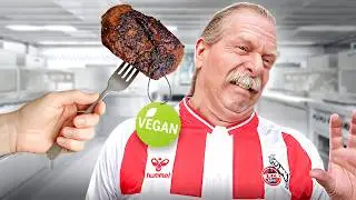 VEGAN-HATER muss den ganzen Tag VEGAN essen!