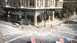 Napa quake victims clean up, start over
