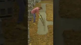 On coule le b&eacute;ton dans les fondations de la maison - RECAP.29  #autoconstruction #b&eacute;ton #fondations