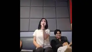 Naga practice Sila May sadalihan ata sila singing contest.. hehehehe 