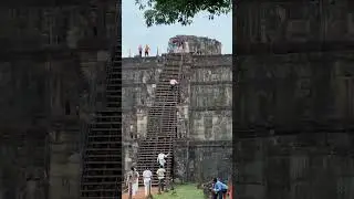 Phnom Bakheng Temple or Bakheng Mountain Temple: 9th Century