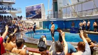 Mega ship Oasis of the Seas belly flop contest
