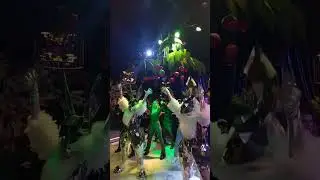 Зеркальные кролики флешмоб на корпоративе.Flesh mob cu  iepurasii de argint la corprorativa.