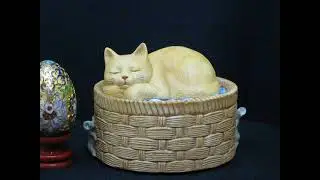 Kitten (sleeping in the basket) music box series