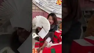 This festive New Year's gift pack of tissues is highly recommended! It's a 5-ply, extra-thick