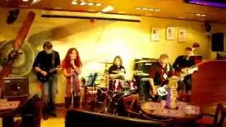 Fox Valley - Horses (Live in Wings 21.11.14)