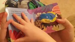 Baby Fish Finger Puppet Book by Yu-Hsuan Huang | Daddy Reads