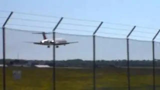 Delta Air Lines MD-90 landing at KMKE Runway 7R