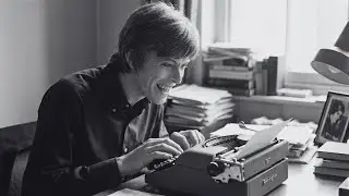 Teen Told Bowie he's AS GOOD AS the Beatles — What He Typed Back Stayed Hidden for 42 YEARS